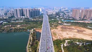 长沙龙王港桥及城市环路车流交通视频的预览图